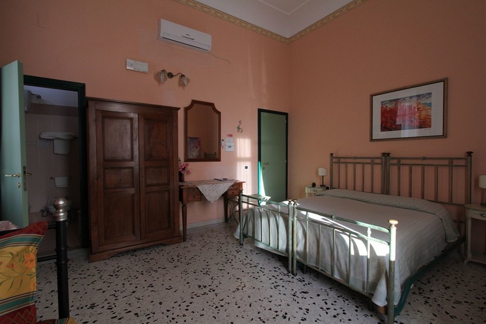 Hotel Posta Syracuse Exterior photo