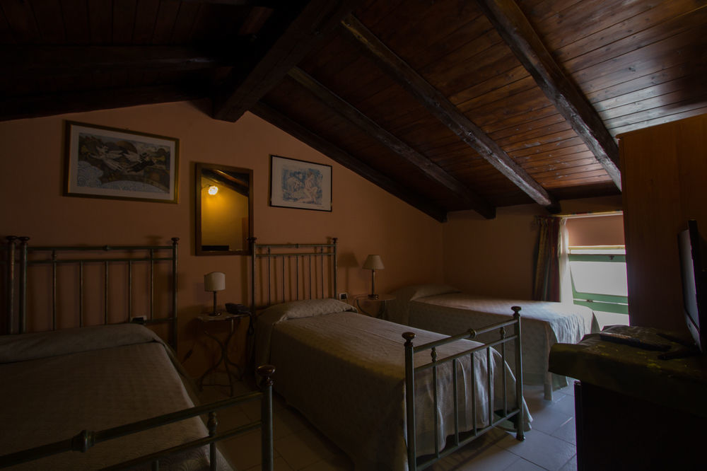 Hotel Posta Syracuse Exterior photo